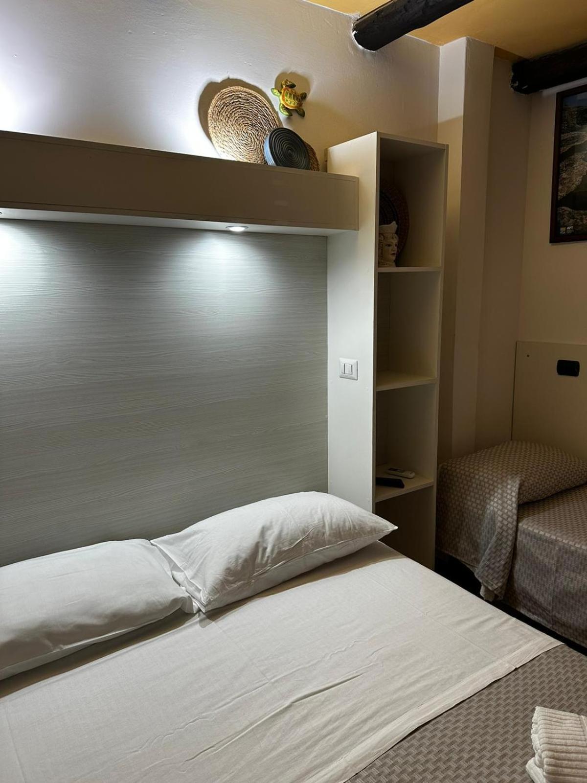 B&B La Bastia Шилла Экстерьер фото