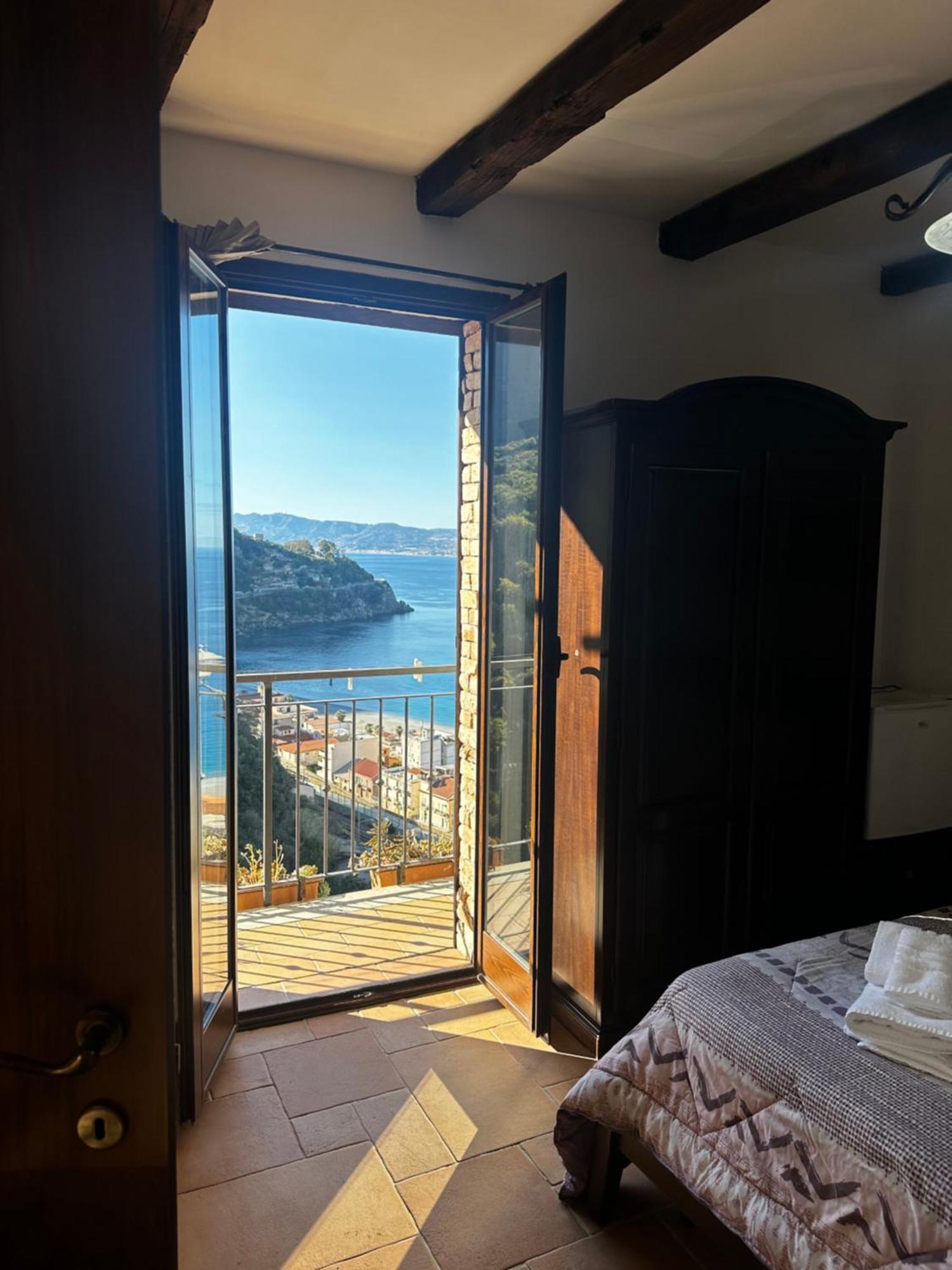 B&B La Bastia Шилла Экстерьер фото